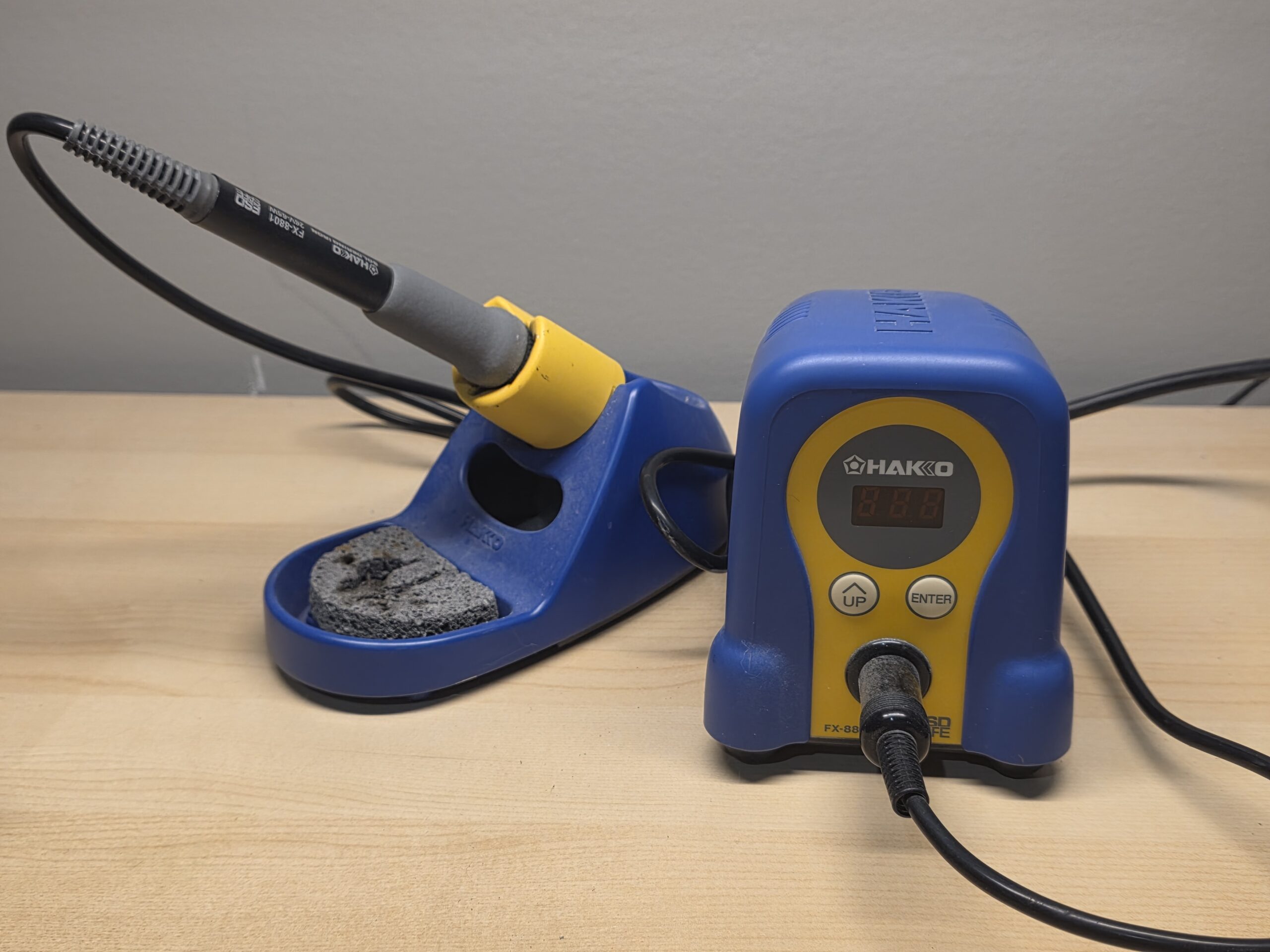 Hakko FX-888D Review: The Best Soldering Iron Under $130? hakko